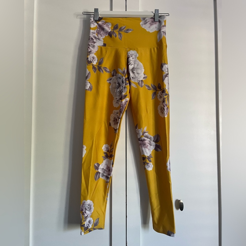 Onzie midi yoga tights, size small/medium